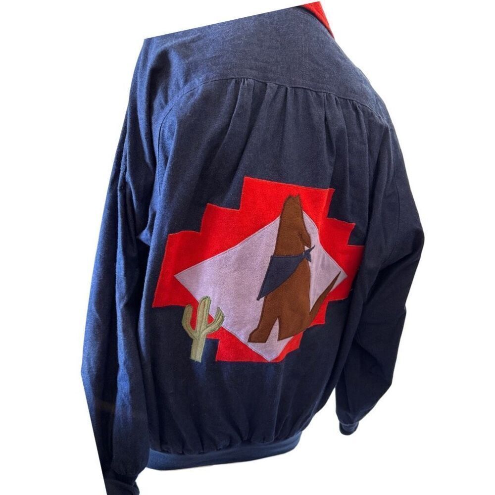 Women’s vintage 90s denim jacket howling coyote wolf Pueblo New Mexico chile pep